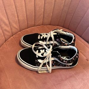 Vans: Floral and Black Print